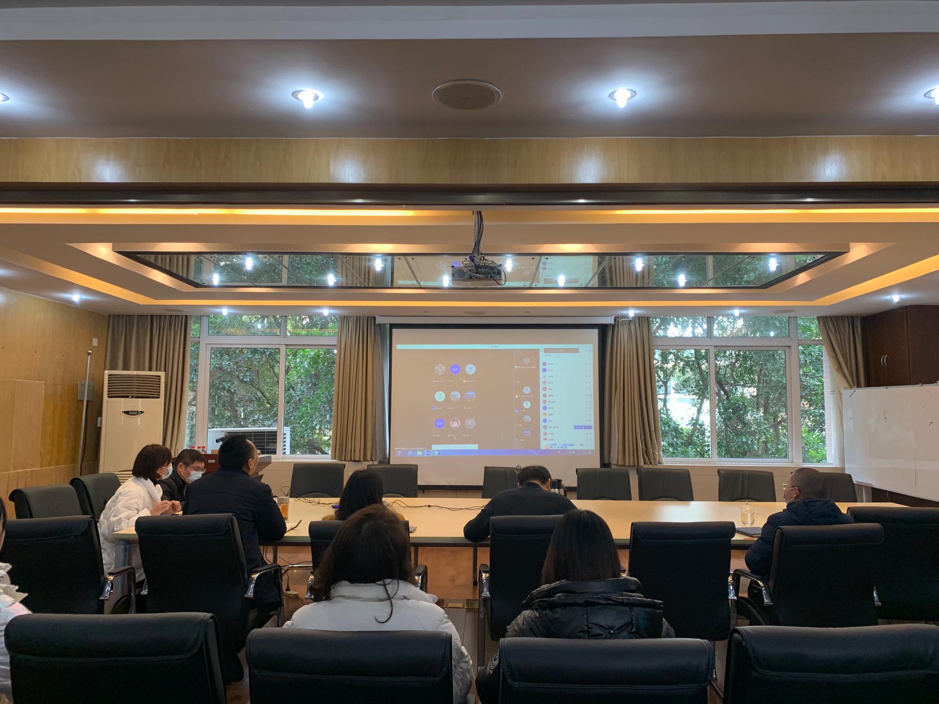 新葡的京集团35222vip召开新学期教职工政治理论学习会