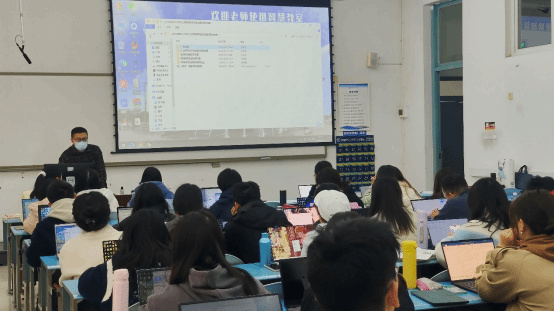 新葡的京集团35222vip开展学生党支部党务工作培训会